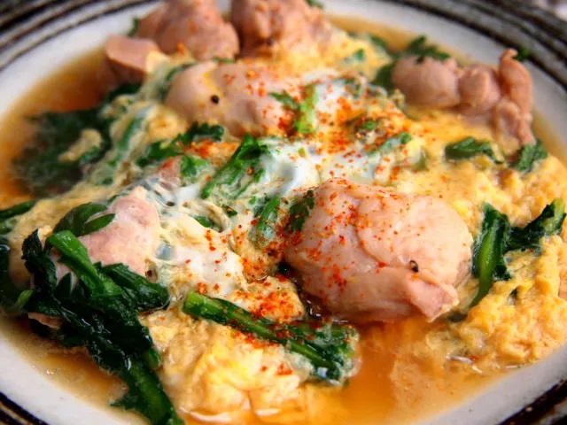 春菊と若鳥の卵とじ